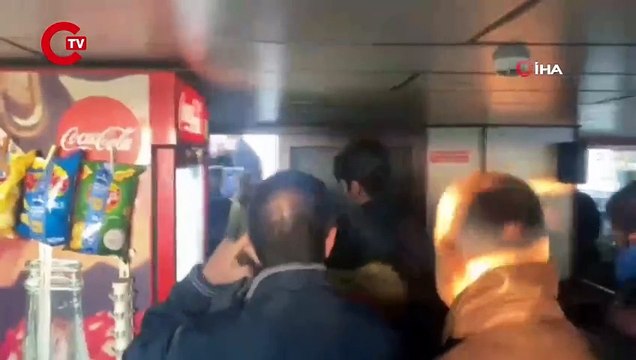 Eminönü-Üsküdar vapurunda yolcular mahsur kaldı