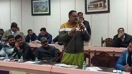 भरतपुर नगर निगम में हंगामा, सत्तापक्ष के पार्षदों ने मेयर को घेरा