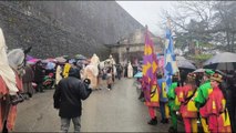 Los Reyes Magos llegan a Pamplona por el Portal de Francia ante la mirada de cientos de familias