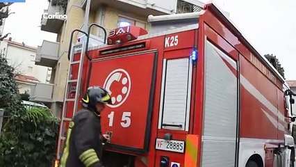 Incendio in un garage a Torre Pedrera. Il video