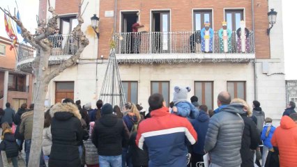 Celebración del tradicional 'Correr las castañas', este viernes en Portillo.