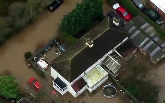 Cientos de hogares fueron evacuados tras inundaciones en Inglaterra