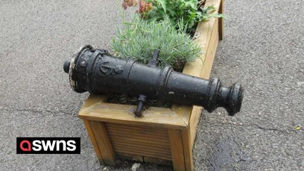 Magnet fishers discover 19th century Royal Navy cannon in river