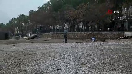 Hazine avcıları ortaya çıktı! Dedektörle sahili didik didik aradılar