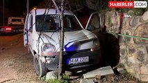 Alkollü sürücü önce polis aracına, sonra ağaca çarparak durdu: 2 gözaltı