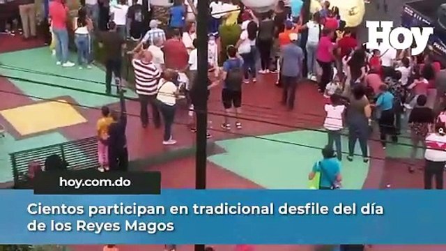 Cientos participan en tradicional desfile del día de los Reyes Magos