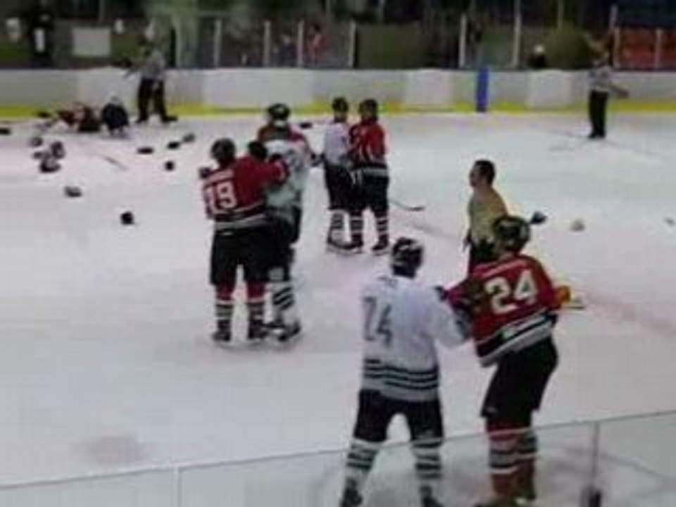 Thibodeau vs Caron + Brawl Vue 1 Part 1