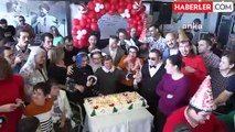 Muratpaşa Belediyesi Engelsiz Kafe'de Özel Çocuklar İçin Yeni Yıl Kutlaması Düzenledi