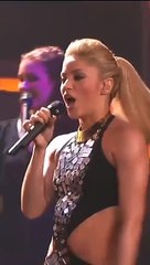 REINA  _ SHAKIRA PERFORMS HIPS DONT LIE!!!!