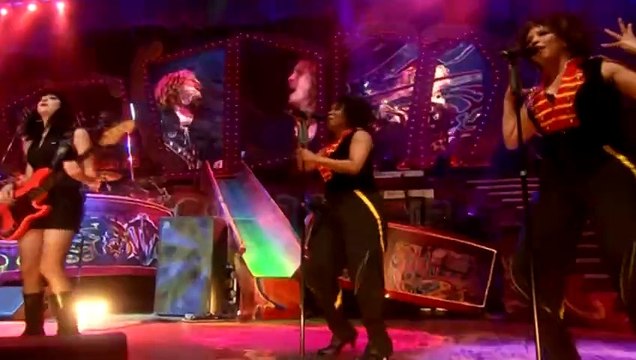 P!NK — Don't Let Me Get Me ● P!nk - Funhouse Tour: Live In Australia