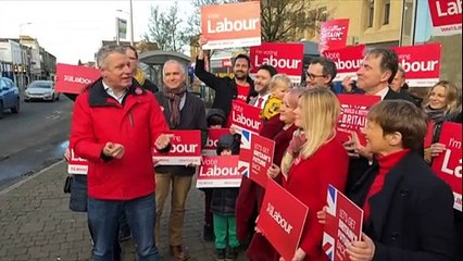 Labour kick off campaign as MP quits over energy policy
