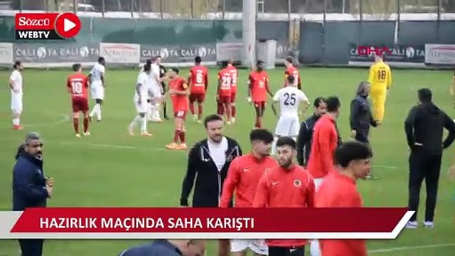 Hazırlık maçında saha karıştı, gergin anlar yaşandı