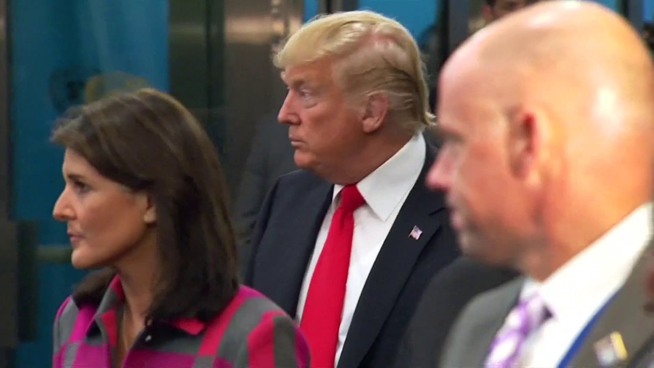 ترامب يفتح النار على منافسته في الانتخابات التمهيدية للحزب الجمهوري نيكي هايلي