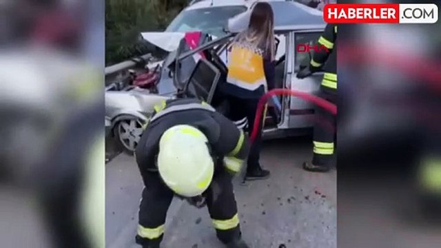 Manisa'da Otomobil ile Ticari Araç Kafa Kafaya Çarpıştı: 2 Ölü, 1 Yaralı