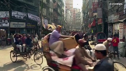 الناخبون في بنغلاديش يدلون بأصواتهم وسط توتر أمني ومقاطعة المعارضة