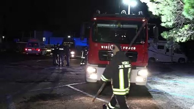 Como, auto finisce nel lago: a bordo due persone