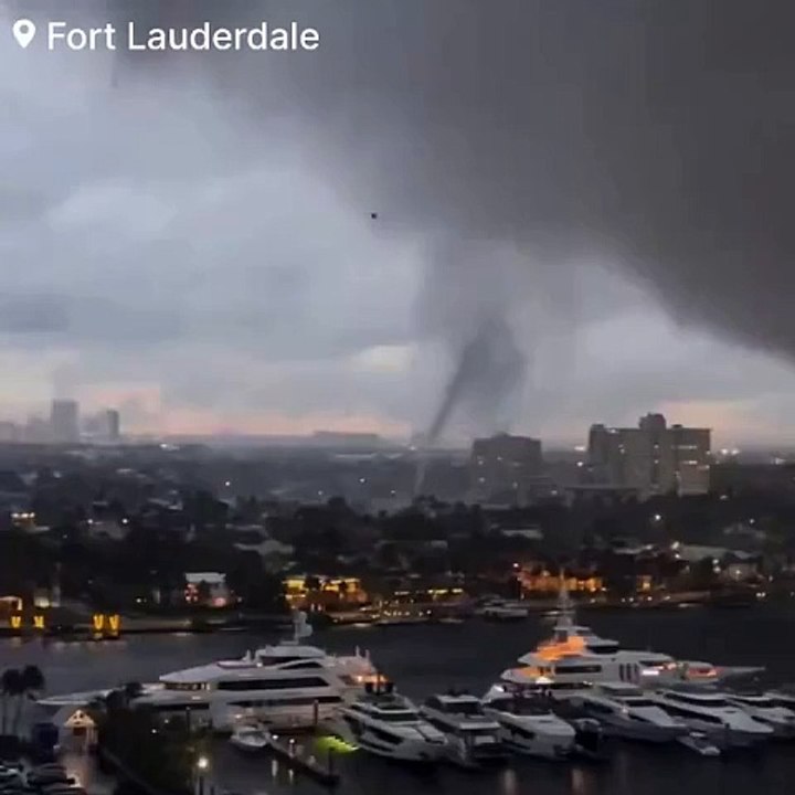 BREAKING: A Large Tornado touches down on the ground in the area of Fort Lauderdale