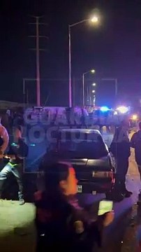 #Preliminar Saldo de tres automóviles destrozados y dos personas lesionadas dejó un aparatoso choque suscitado sobre la avenida Adolf Horn, a la altura del fraccionamiento Los Cántaros de Tlajomulco #GuardiaNocturna