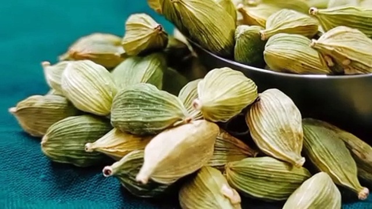 इलायची खाने से क्या फायदा होता है | इलायची खाने के फायदे | योन शक्ति बढ़ाने के उपाय