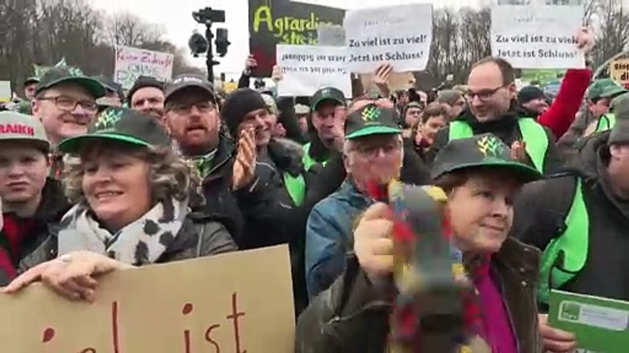 Bauernproteste und mögliche Lokführer-Streiks: Deutschland vor Chaos-Woche?