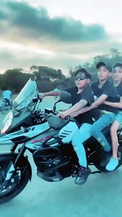 Biker kids, bike lovers status video