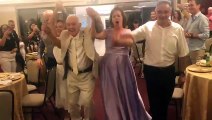 Homem celebra aniversário de 100 anos em hotel de Brasília