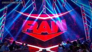 Former WWE Champ Hits Rock Bottom...AEW Losing Millions...CM Punk Helping talent...Wrestling News