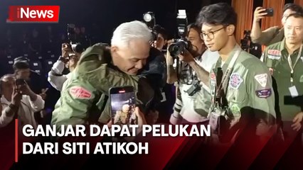 Momen Siti Atikoh Beri pelukan ke Ganjar Usai Debat