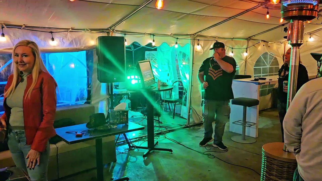 QUEEN - WE WILL ROCK YOU (PERFORMED BY ADAM FOSTER)