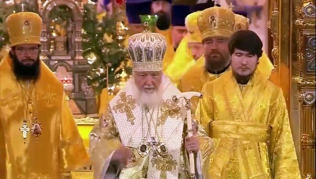 شاهد: قداس عيد الميلاد في كاتدرائية المسيح المخلص في موسكو وبوتين يلتقي بعائلات بعض الجنود