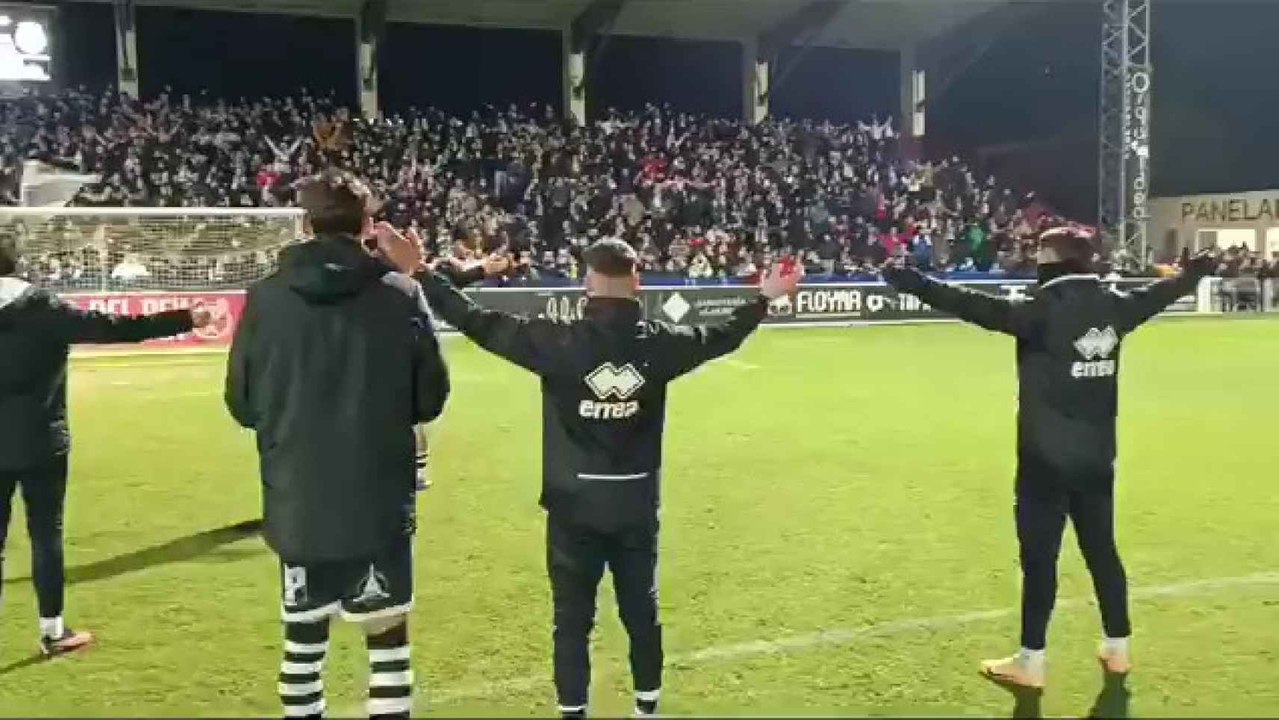 Los jugadores del Unionistas en el partido contra el Villarreal