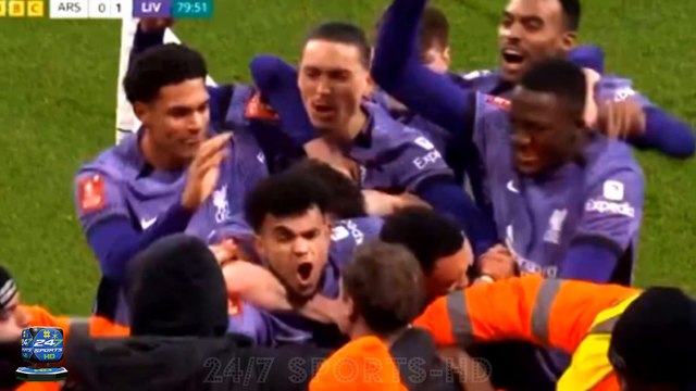 Shocking Wild Celebration: Fans Spot How Darwin Nunez and Ibrahima Konate Reacted to Pitch Invader