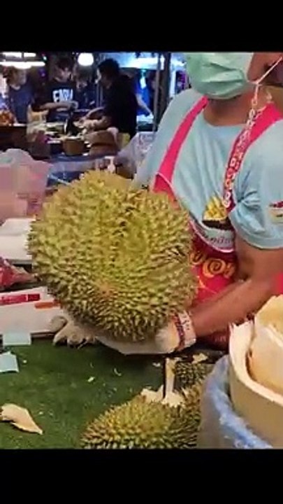 Giant Durian Fruits Cutting Skills - Thai Street Food