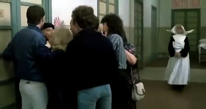 Fantozzi toujours à la peine Bande-annonce (RU)