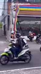 SOSWEET BANGET Saking sayangnya, si perempuan