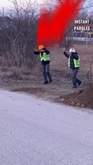 Ces travailleurs du chantier permettent à un jeune fan de pelleteuse de réaliser son rêve