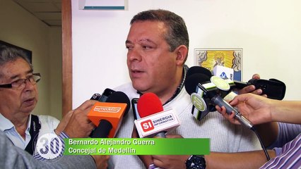 02-10-17-concejales-rechazan-masacre-laboral-en-hospital-general