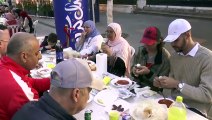 الآلاف يشاركون في إفطار جماعي في الجزائر