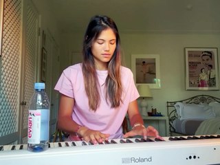 Emma plays Rue des trois frères Fabrizio Paterlini