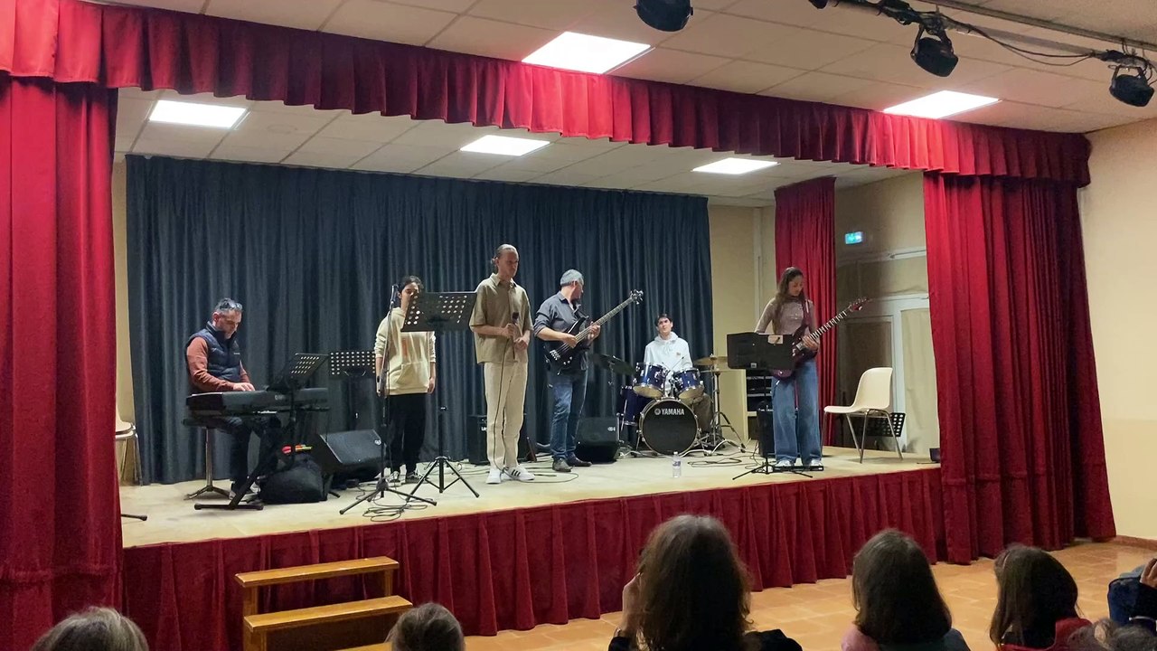 Another brixk in the wall