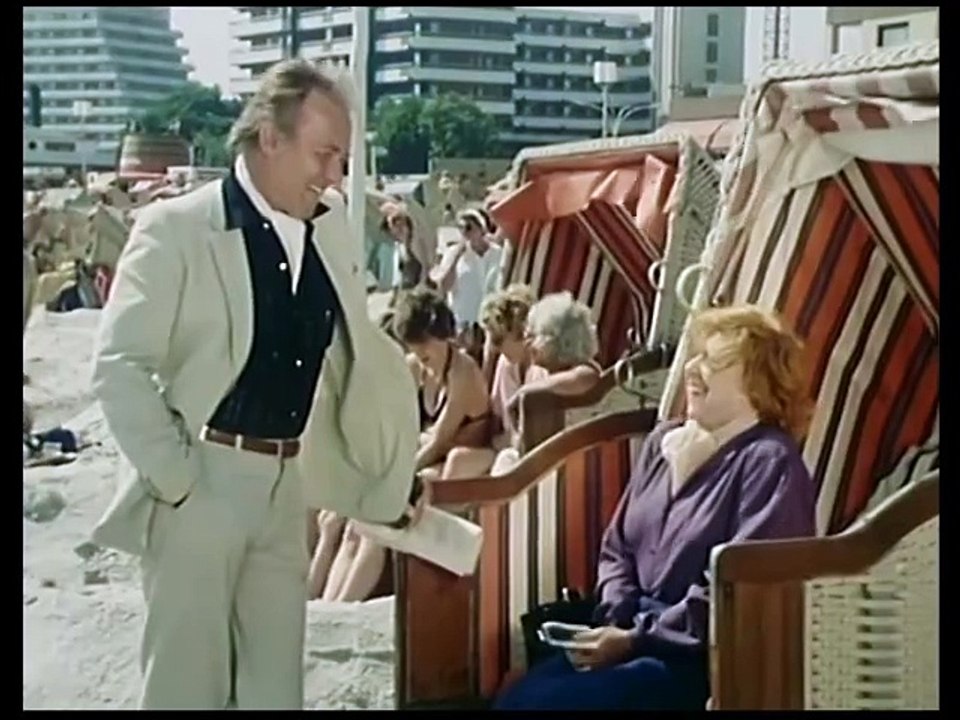Drei Damen vom Grill - Ganze Serie - Staffel 2/Folge 8  'Wenn Oma eine Reise tut'  - 1980
