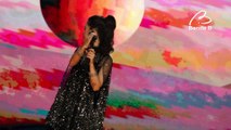 Sandy em Curitiba: cantora relembra estreia da carreira solo ao cantar 'Pés Cansados'