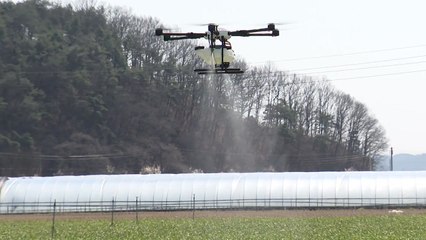[新농비] 액상 비료 장착한 농업용 드론...수출 비중 70% 넘어 / YTN