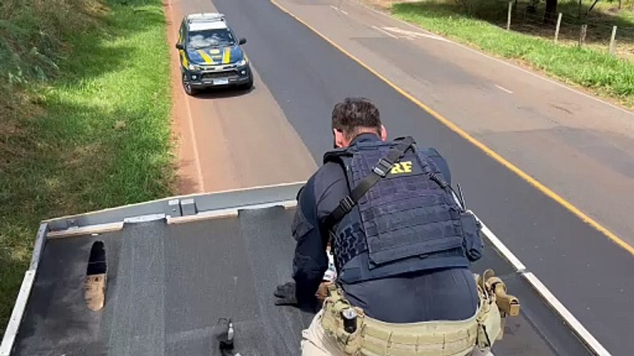 PRF apreende 750 mil maços de cigarros em duas ocorrências, uma delas em Perobal 2