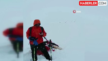 Ağrı'da dağcılar kar ve tipi engeline takıldı