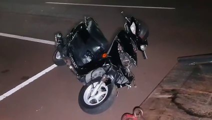 Motociclista fica ferido em acidente na Avenida Tancredo Neves