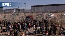 Denuncian agresiones con balas de goma de Policía texana a migrantes en frontera de México