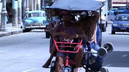 Buscan a los detenidos de las protestas en Cuba en plena confusión y sin internet