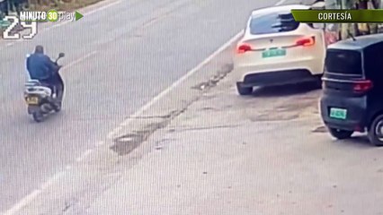 Carro Tesla fuera de control mata a dos personas en China