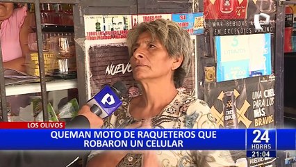 Descargar video: ¡Hartos de la delincuencia! Vecinos de Los Olivos queman motocicleta de ladrón